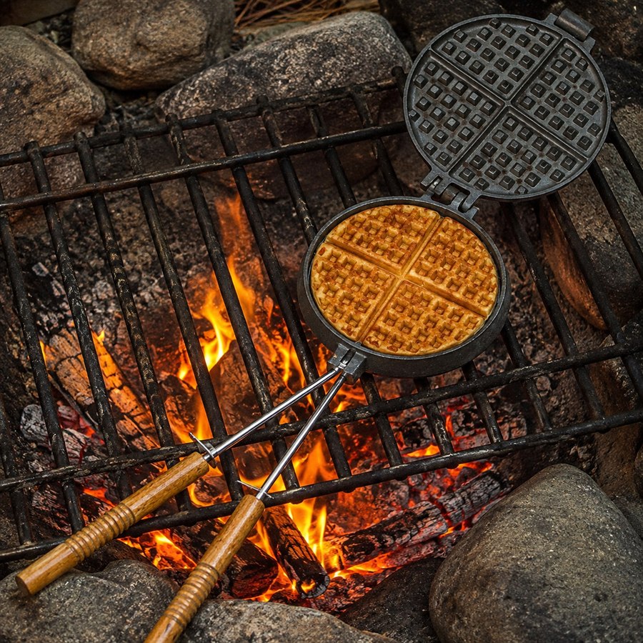 Rome Chuckwagon Cast Iron Waffle Iron 1028