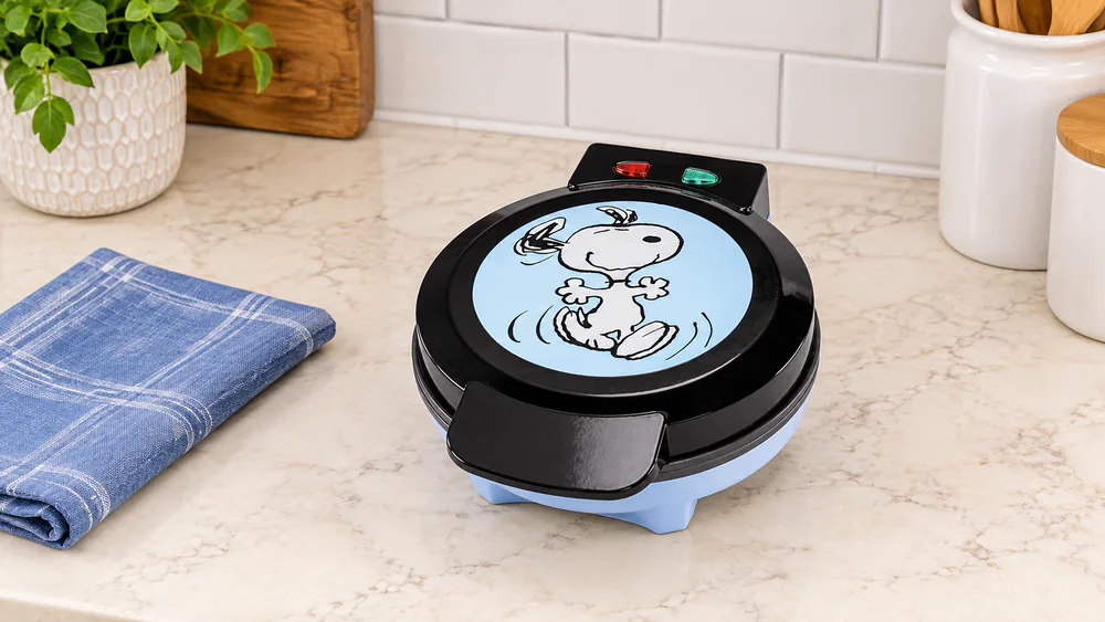 Peanuts Waffle Maker