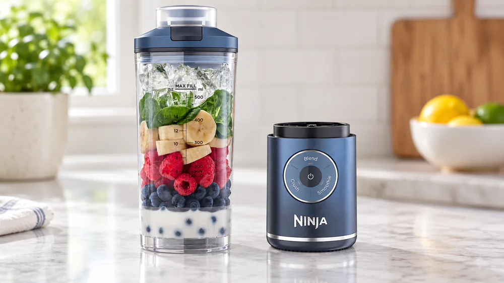 A Ninja Blast Max with its 22 oz vessel twisted off the base.